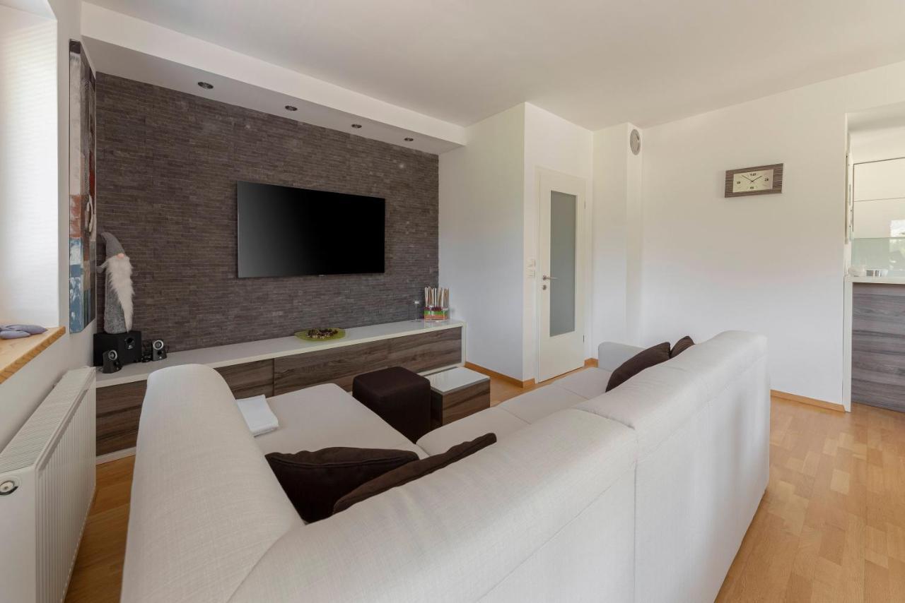 Sunee Apartment Kranjska Gora Bagian luar foto